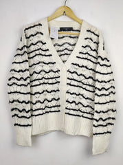 Buy online pre-used pre-loved 100% authentic & Original branded Primark (LS-13498) available in Pakistan. Top international brands avilable.