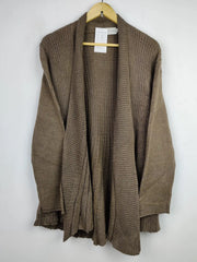 Buy online pre-used pre-loved 100% authentic & Original branded Future Lady (LS-13501) available in Pakistan. Top international brands avilable.