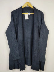 Buy online pre-used pre-loved 100% authentic & Original branded Essentials (LS-13532) available in Pakistan. Top international brands avilable.