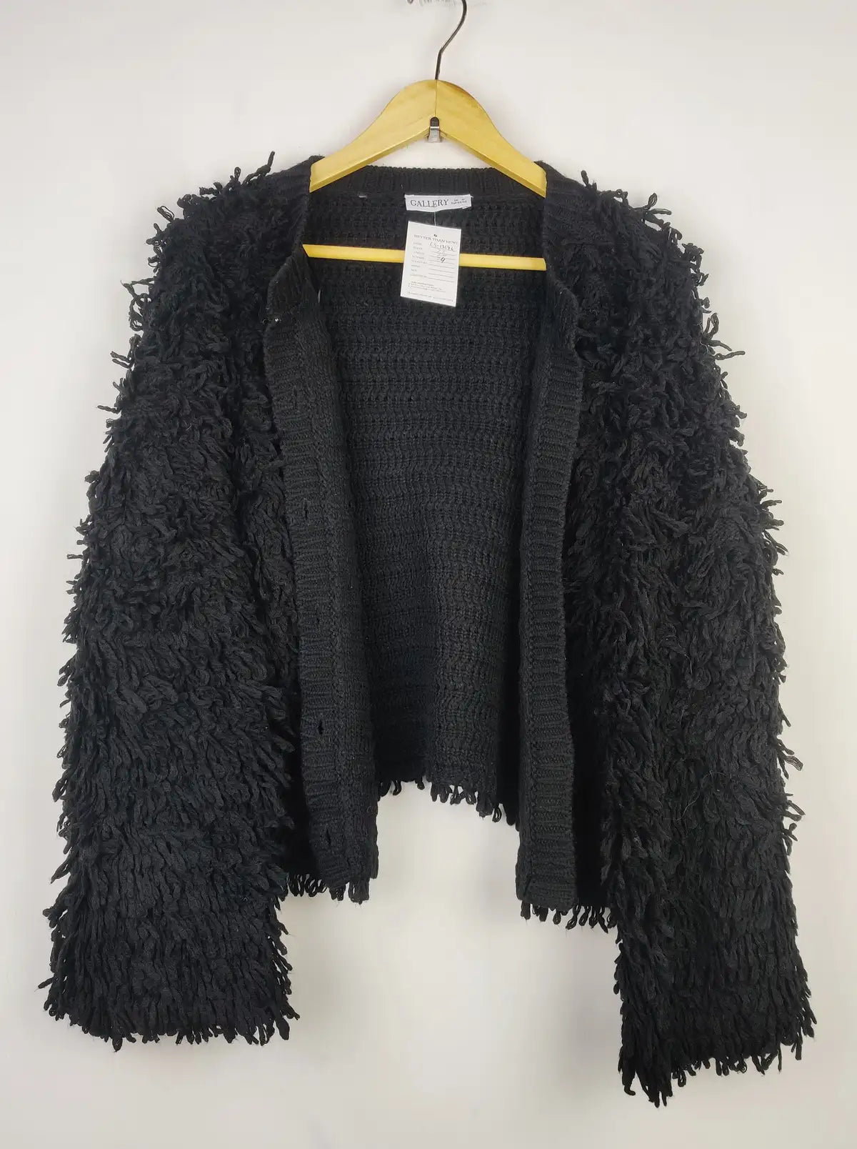 Buy online pre-used pre-loved 100% authentic & Original branded Gallery (LS-13546) available in Pakistan. Top international brands avilable.