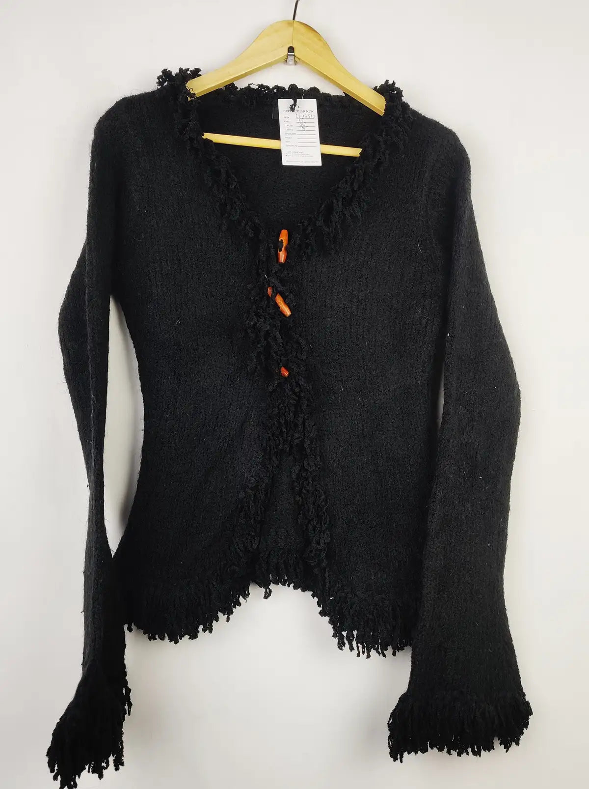 Buy online pre-used pre-loved 100% authentic & Original branded Yve (LS-13562) available in Pakistan. Top international brands avilable.