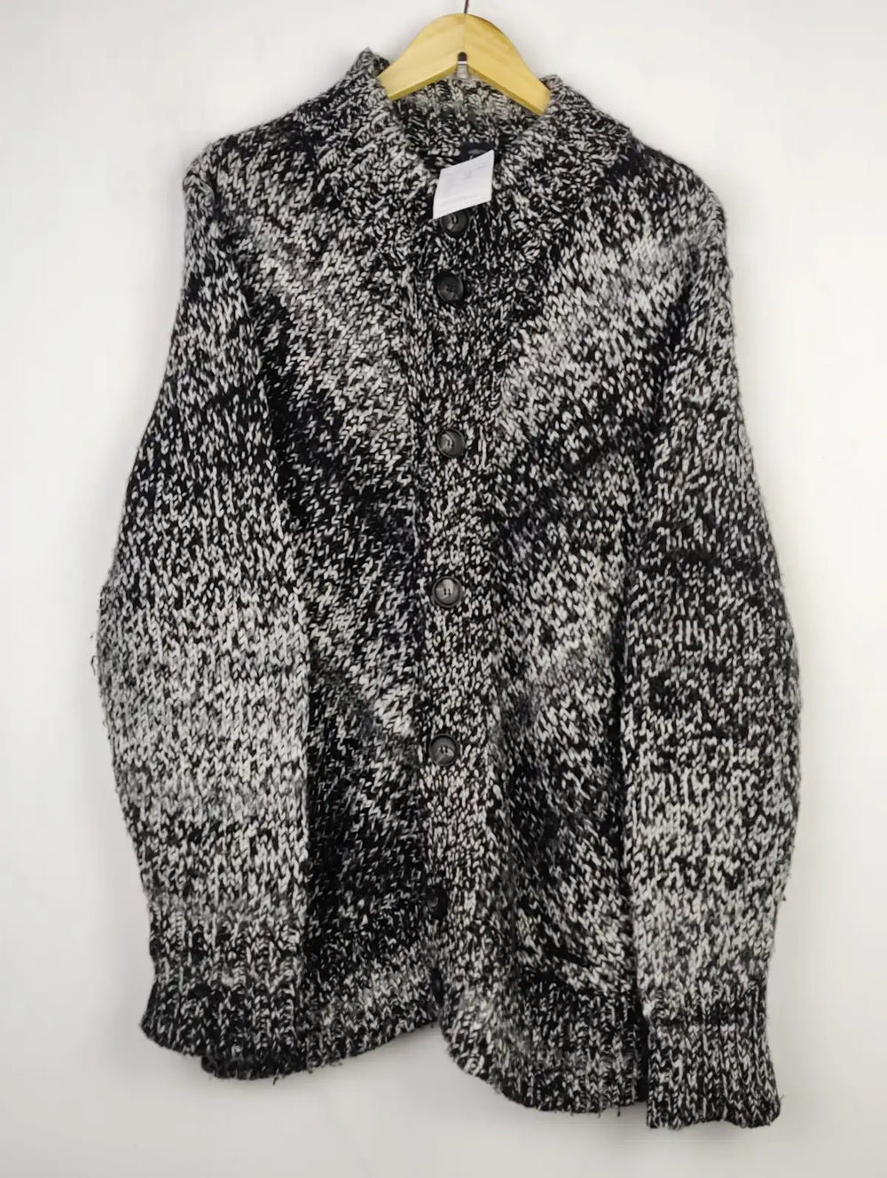 Buy online pre-used pre-loved 100% authentic & Original branded Joop (LS-13569) available in Pakistan. Top international brands avilable.