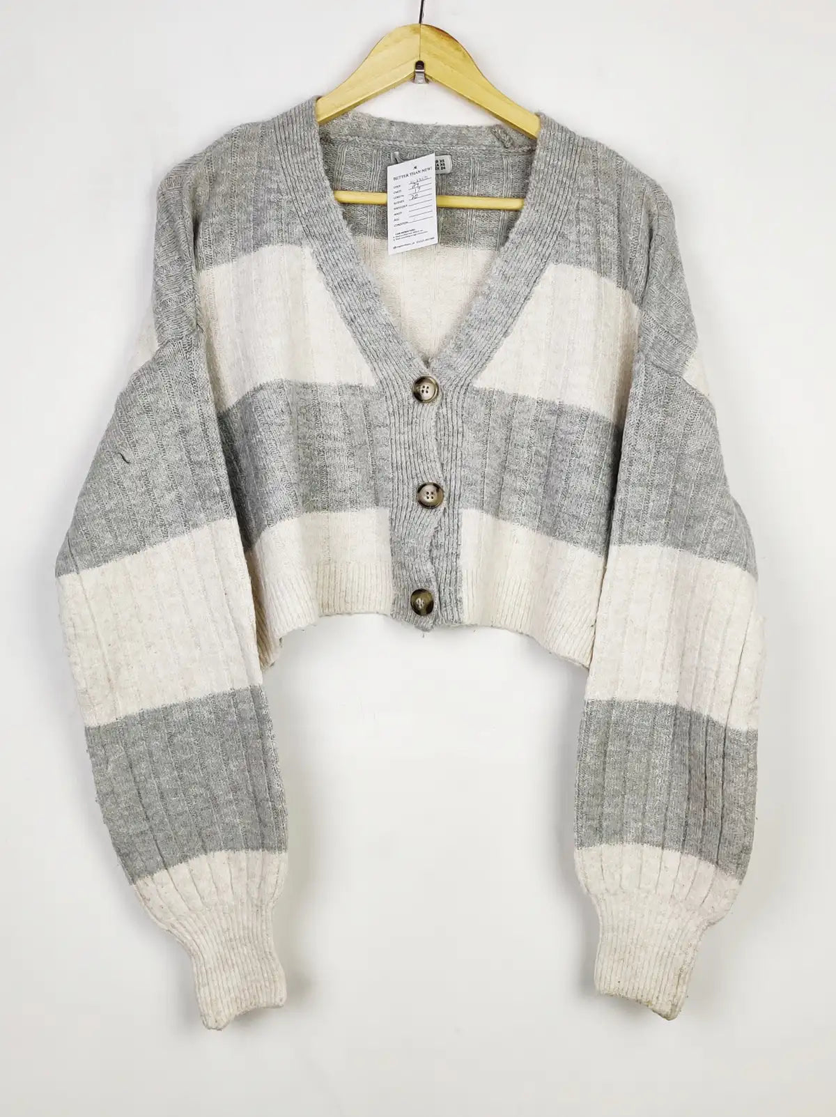 Buy online pre-used pre-loved 100% authentic & Original branded Stradivarius (LS-13592) available in Pakistan. Top international brands avilable.