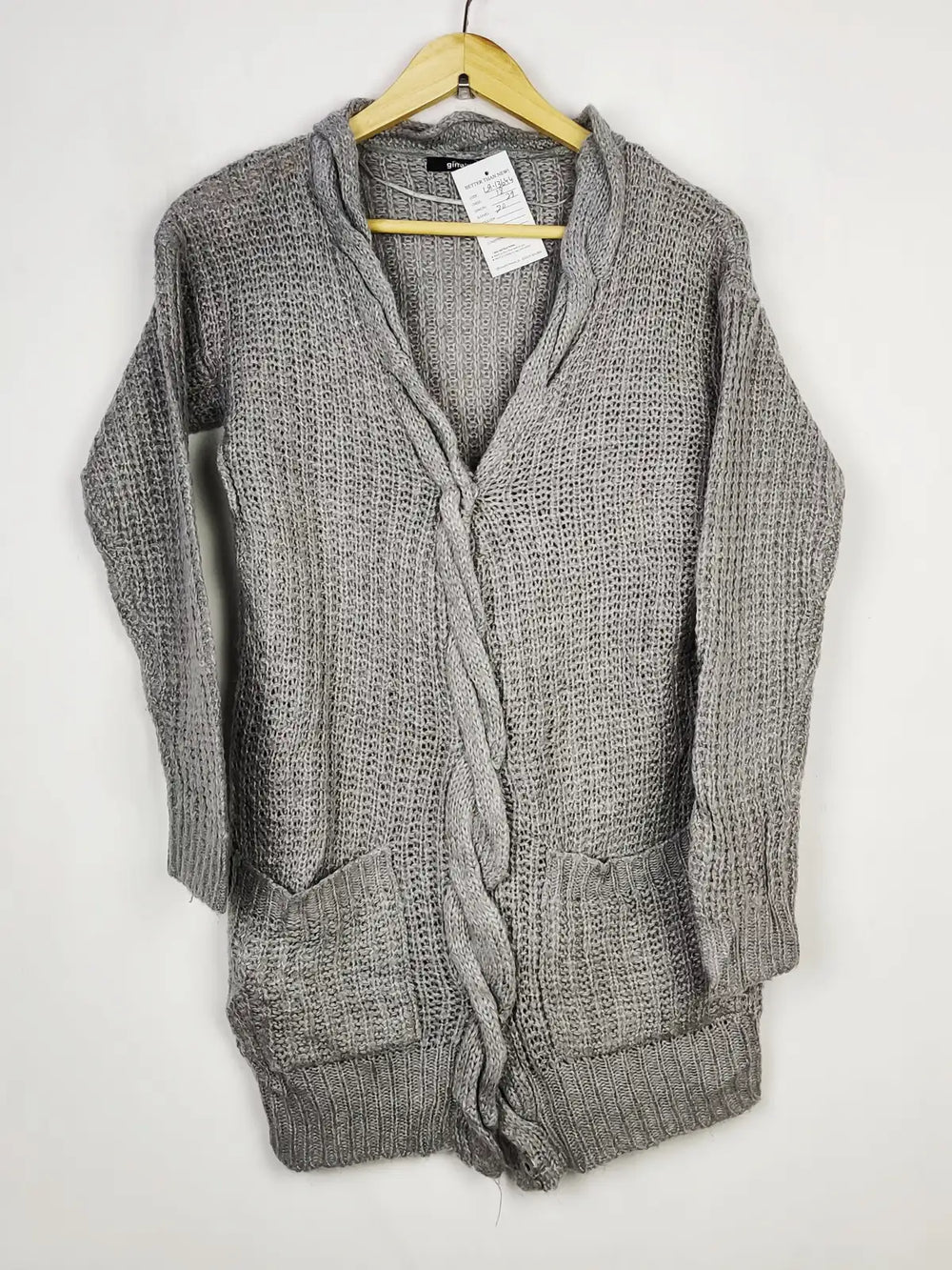 Buy online pre-used pre-loved 100% authentic & Original branded Ginatricot (LS-13644) available in Pakistan. Top international brands avilable.