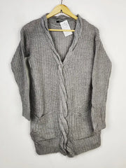 Buy online pre-used pre-loved 100% authentic & Original branded Ginatricot (LS-13644) available in Pakistan. Top international brands avilable.