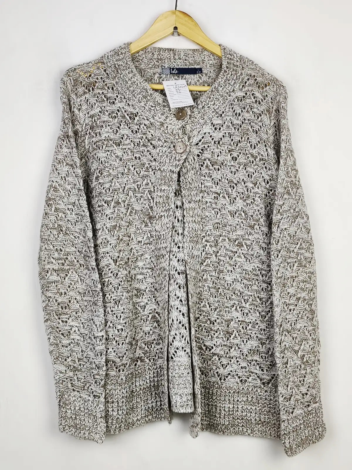 Buy online pre-used pre-loved 100% authentic & Original branded Isle (LS-13649) available in Pakistan. Top international brands avilable.