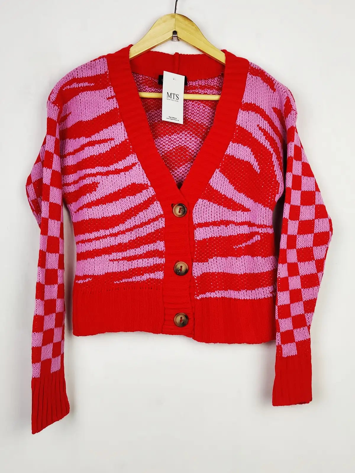 Buy online pre-used pre-loved 100% authentic & Original branded Urban Dream (LS-13710) available in Pakistan. Top international brands avilable.