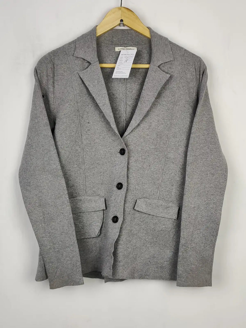 Buy online pre-used pre-loved 100% authentic & Original branded Banana Republic (LS-13749) available in Pakistan. Top international brands avilable.