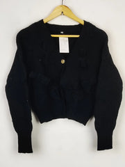 Buy online pre-used pre-loved 100% authentic & Original branded Unknown Brand (LS-13769) available in Pakistan. Top international brands avilable.