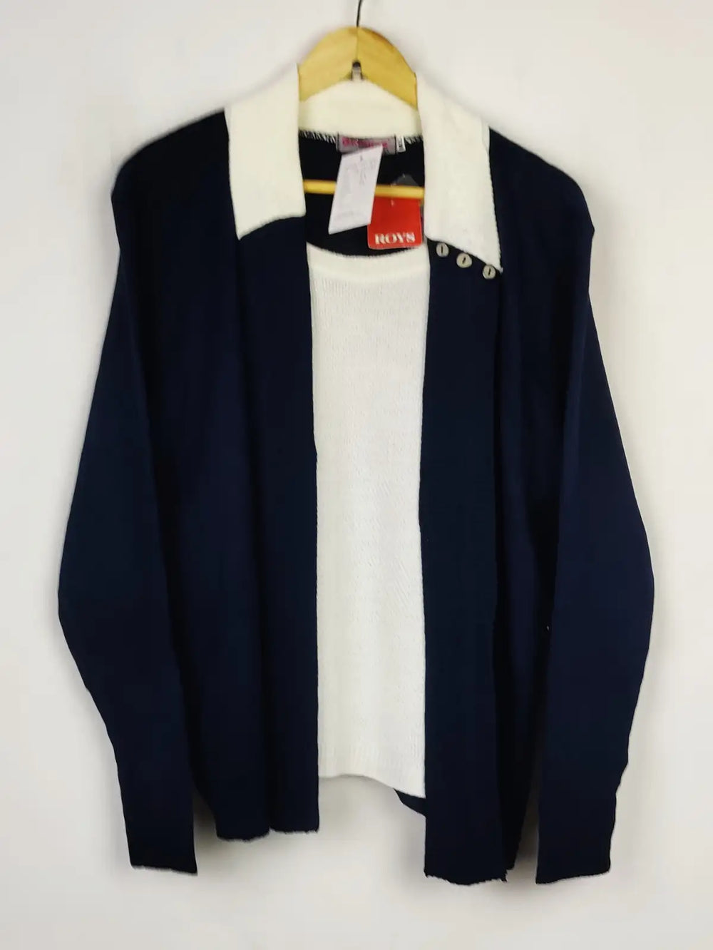 Buy online pre-used pre-loved 100% authentic & Original branded Morni (LS-13783) available in Pakistan. Top international brands avilable.