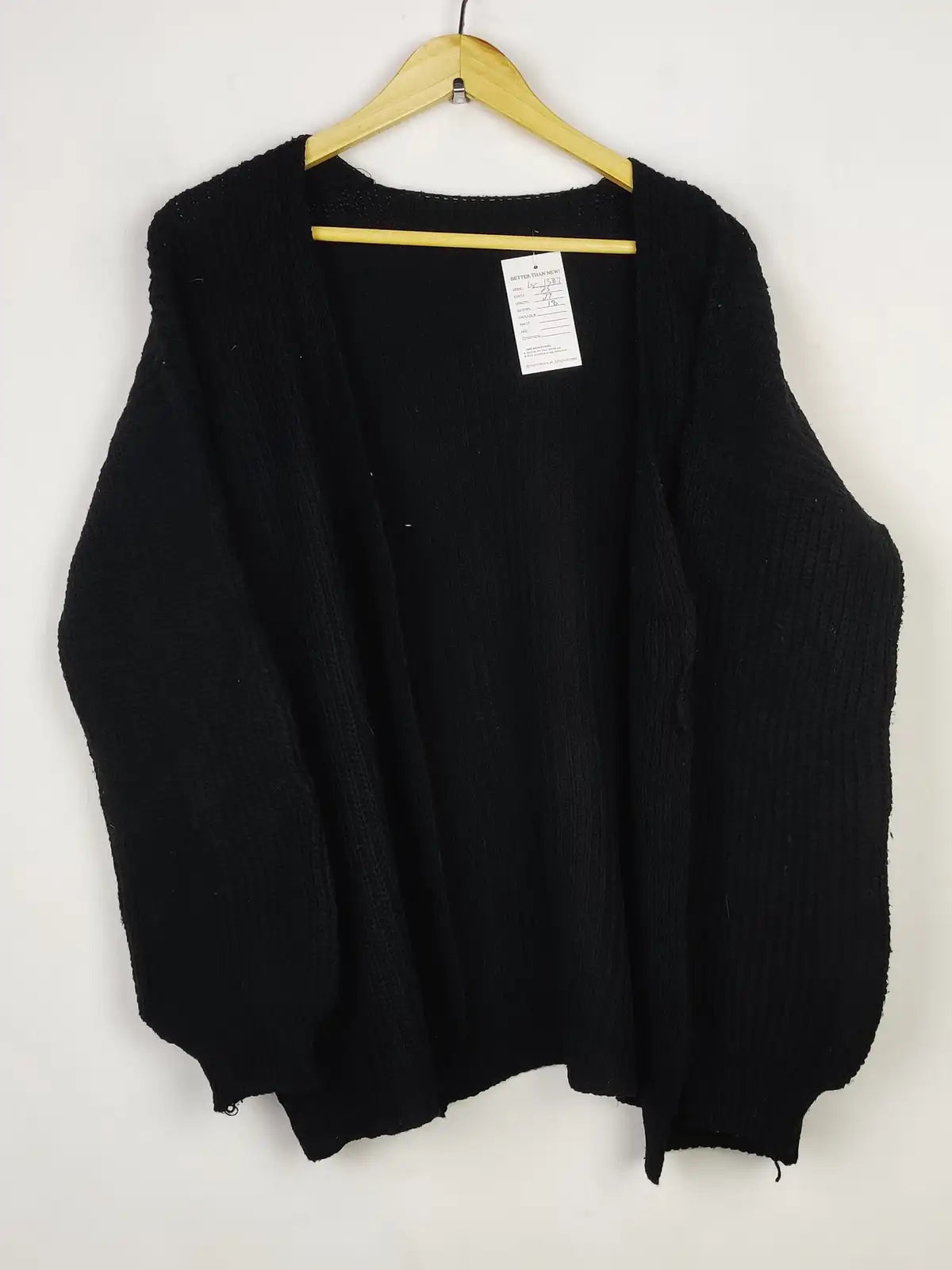 Buy online pre-used pre-loved 100% authentic & Original branded Unknown Brand (LS-13817) available in Pakistan. Top international brands avilable.