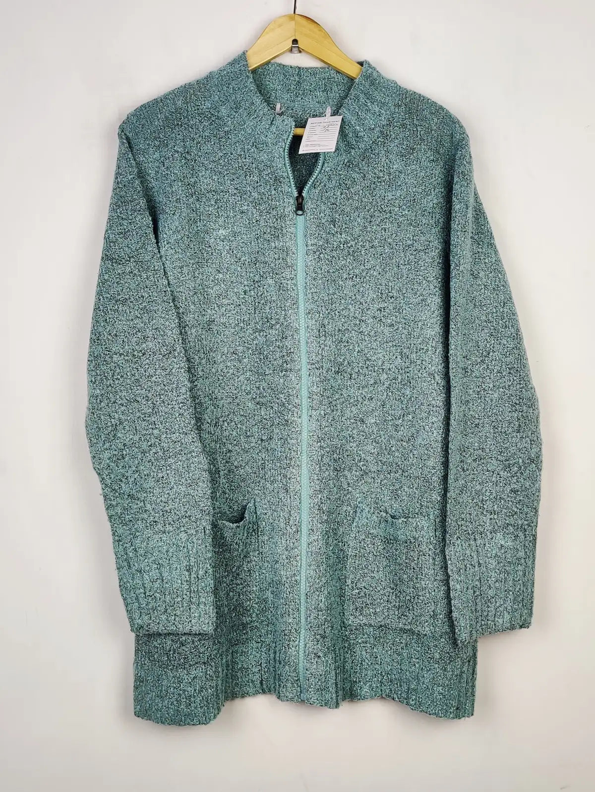 Buy online pre-used pre-loved 100% authentic & Original branded Unknown Brand (LS-13824) available in Pakistan. Top international brands avilable.