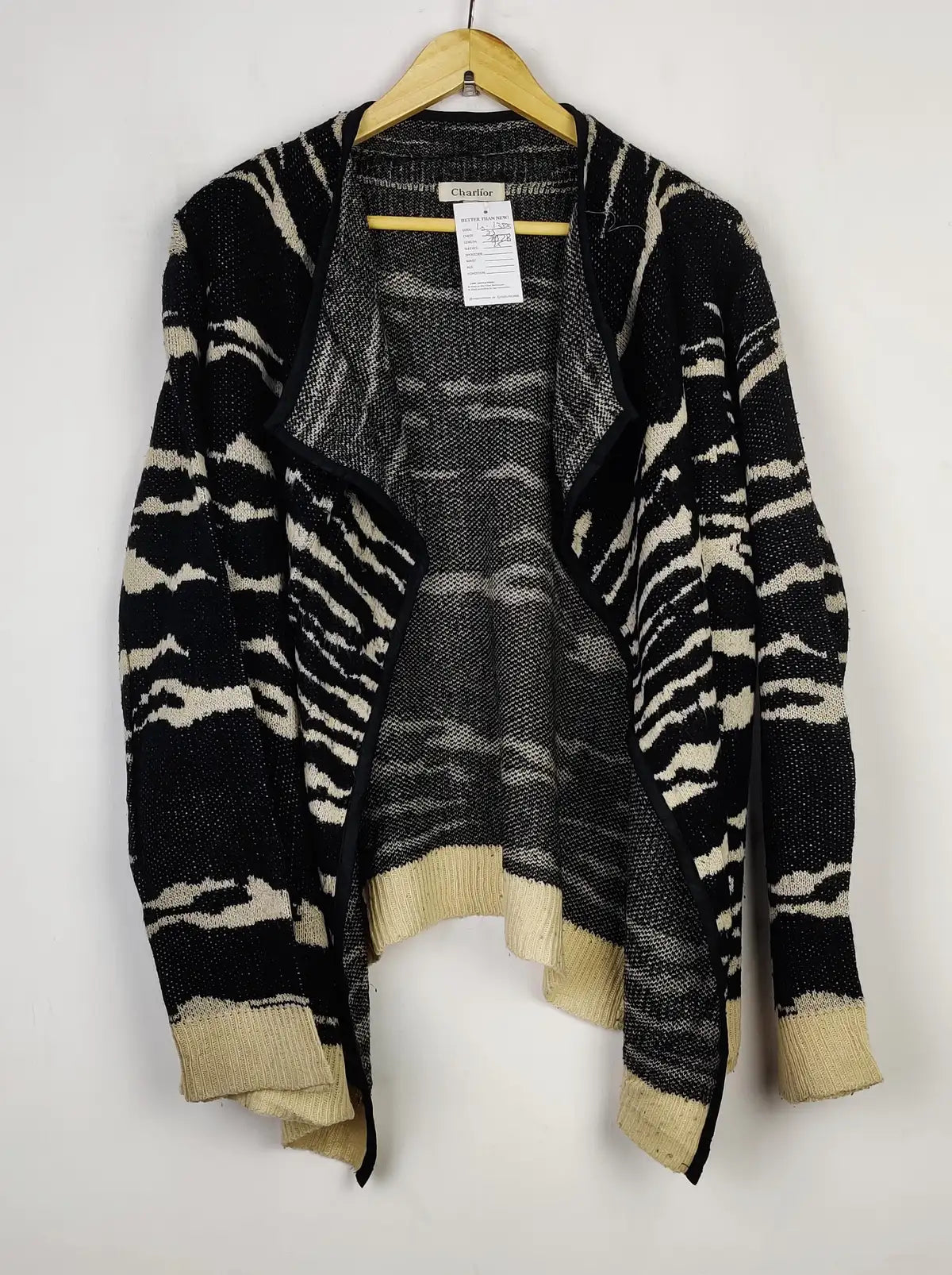 Buy online pre-used pre-loved 100% authentic & Original branded Charlior (LS-13825) available in Pakistan. Top international brands avilable.