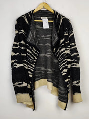 Buy online pre-used pre-loved 100% authentic & Original branded Charlior (LS-13825) available in Pakistan. Top international brands avilable.