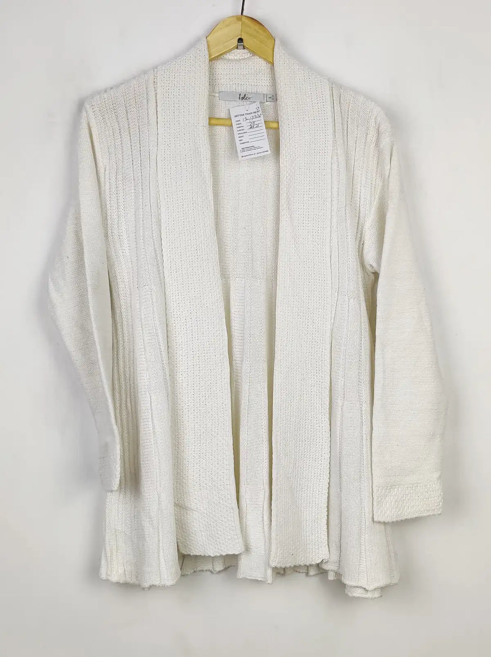 Buy online pre-used pre-loved 100% authentic & Original branded Isle (LS-13839) available in Pakistan. Top international brands avilable.