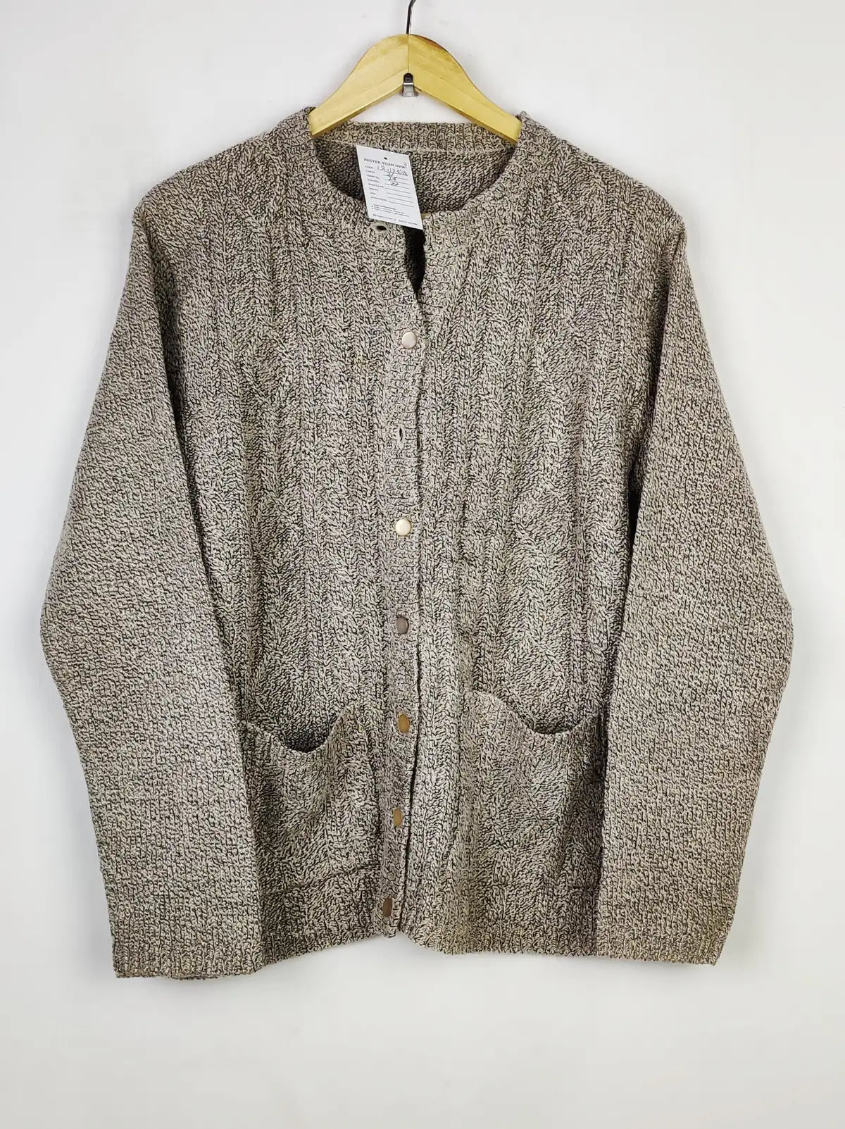 Buy online pre-used pre-loved 100% authentic & Original branded Unknown Brand (LS-13843) available in Pakistan. Top international brands avilable.