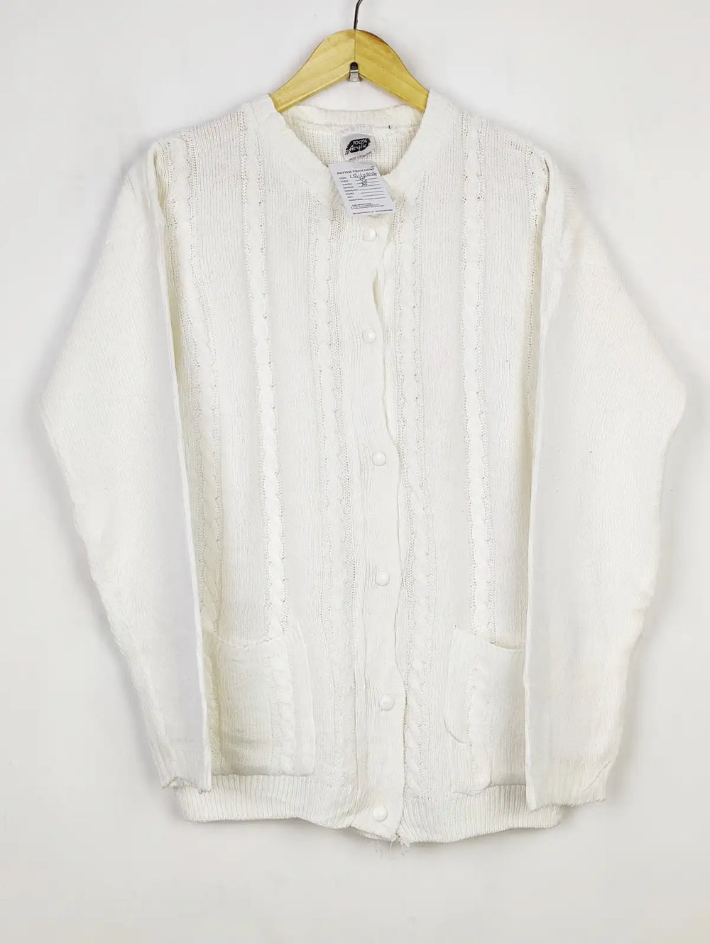 Buy online pre-used pre-loved 100% authentic & Original branded Unknown Brand (LS-13845) available in Pakistan. Top international brands avilable.