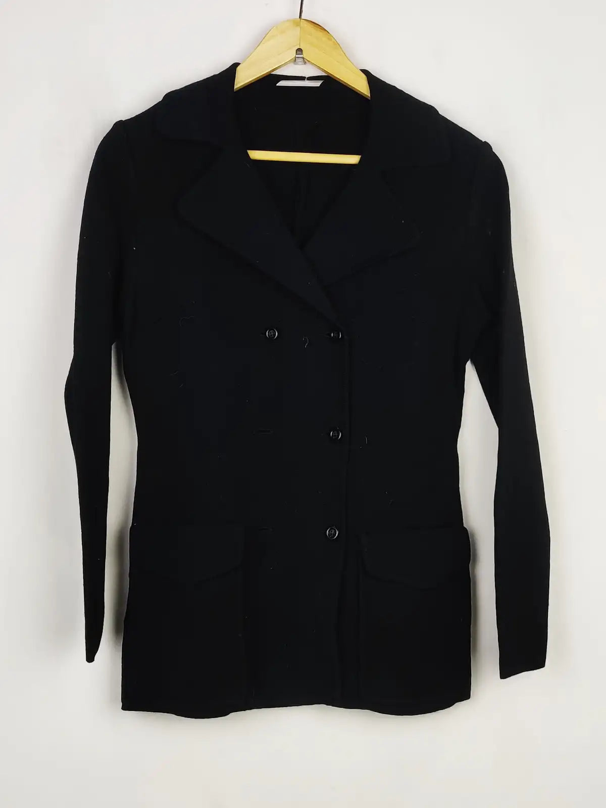 Buy online pre-used pre-loved 100% authentic & Original branded Unknown Brand (LS-13851) available in Pakistan. Top international brands avilable.