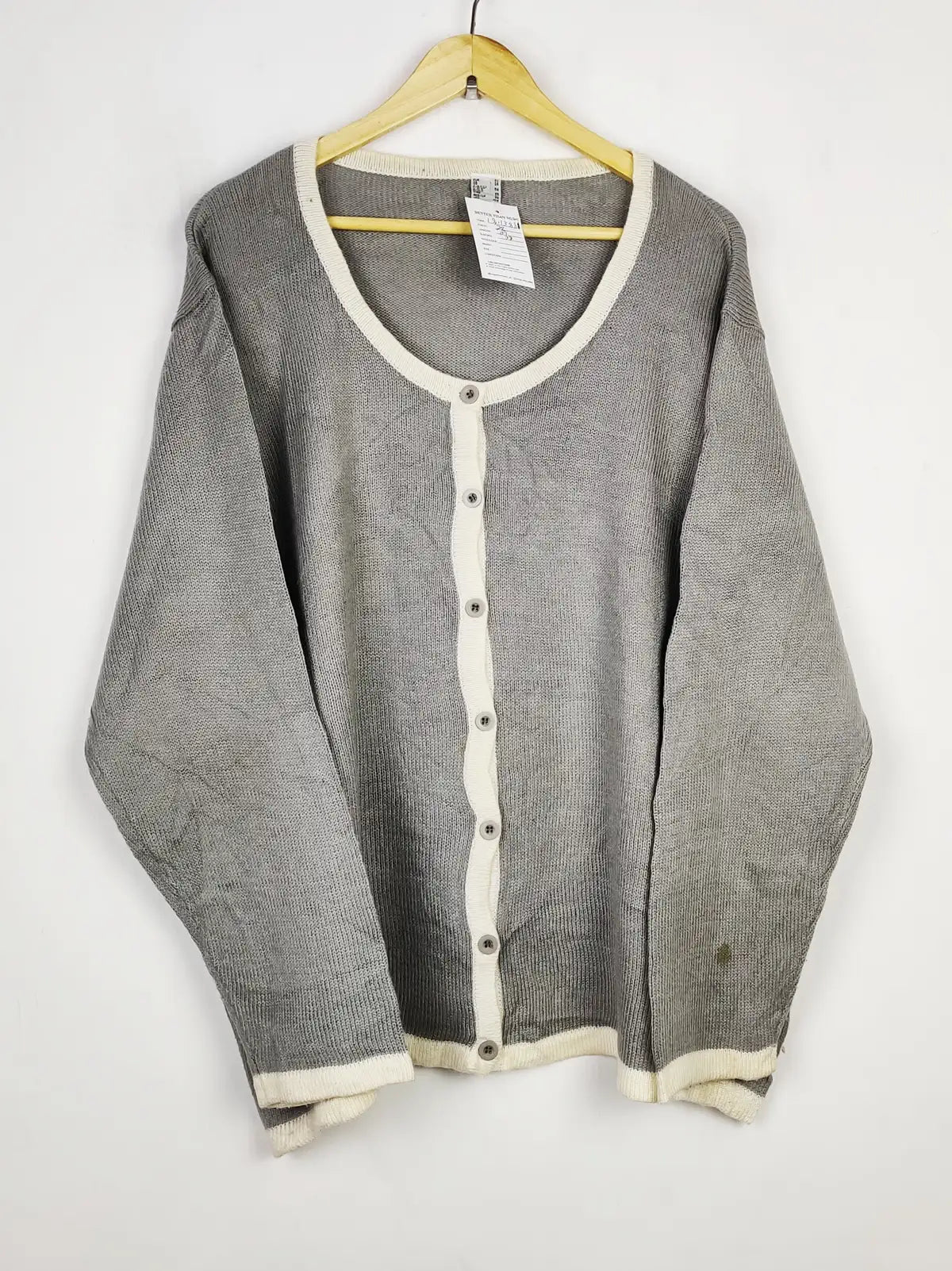 Buy online pre-used pre-loved 100% authentic & Original branded Unknown Brand (LS-13861) available in Pakistan. Top international brands avilable.