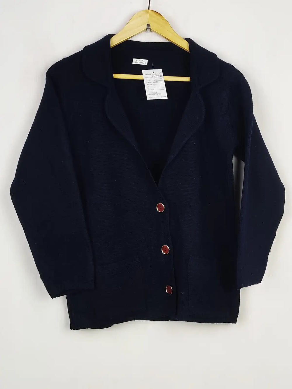 Buy online pre-used pre-loved 100% authentic & Original branded Unknown Brand (LS-13863) available in Pakistan. Top international brands avilable.