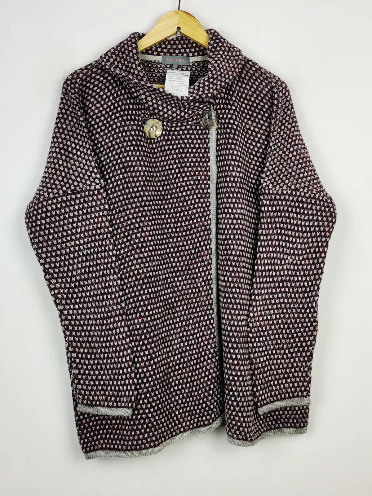 Buy online pre-used pre-loved 100% authentic & Original branded Sahara (LS-13871) available in Pakistan. Top international brands avilable.