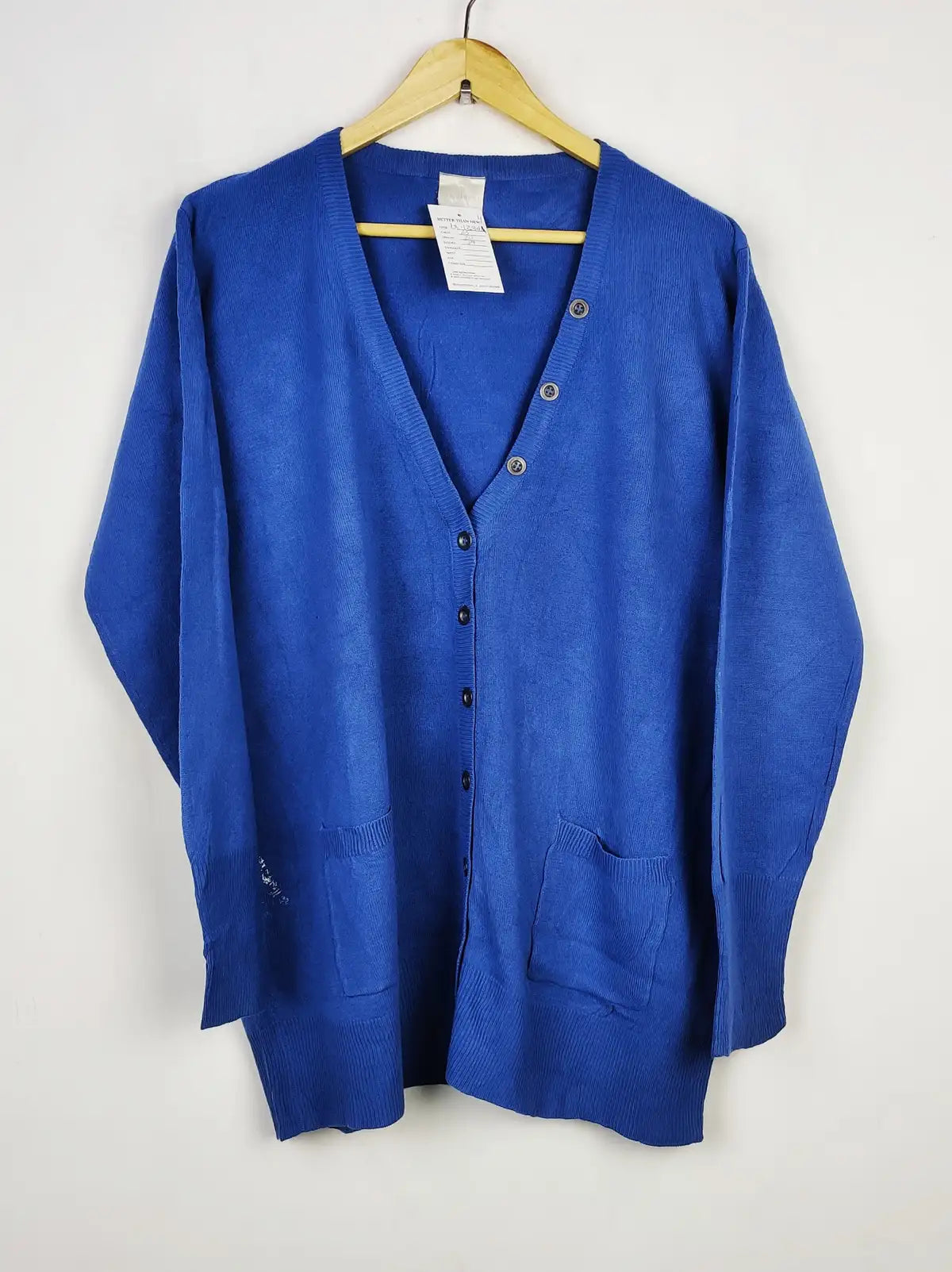 Buy online pre-used pre-loved 100% authentic & Original branded Unknown Brand (LS-13894) available in Pakistan. Top international brands avilable.