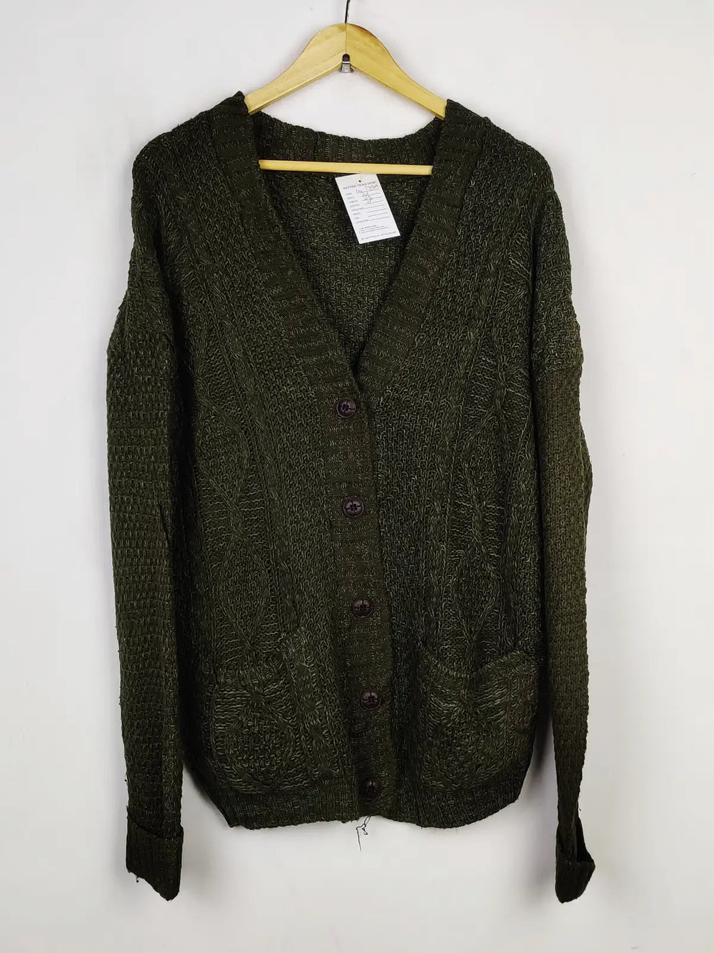 Buy online pre-used pre-loved 100% authentic & Original branded Unknown Brand (LS-13909) available in Pakistan. Top international brands avilable.