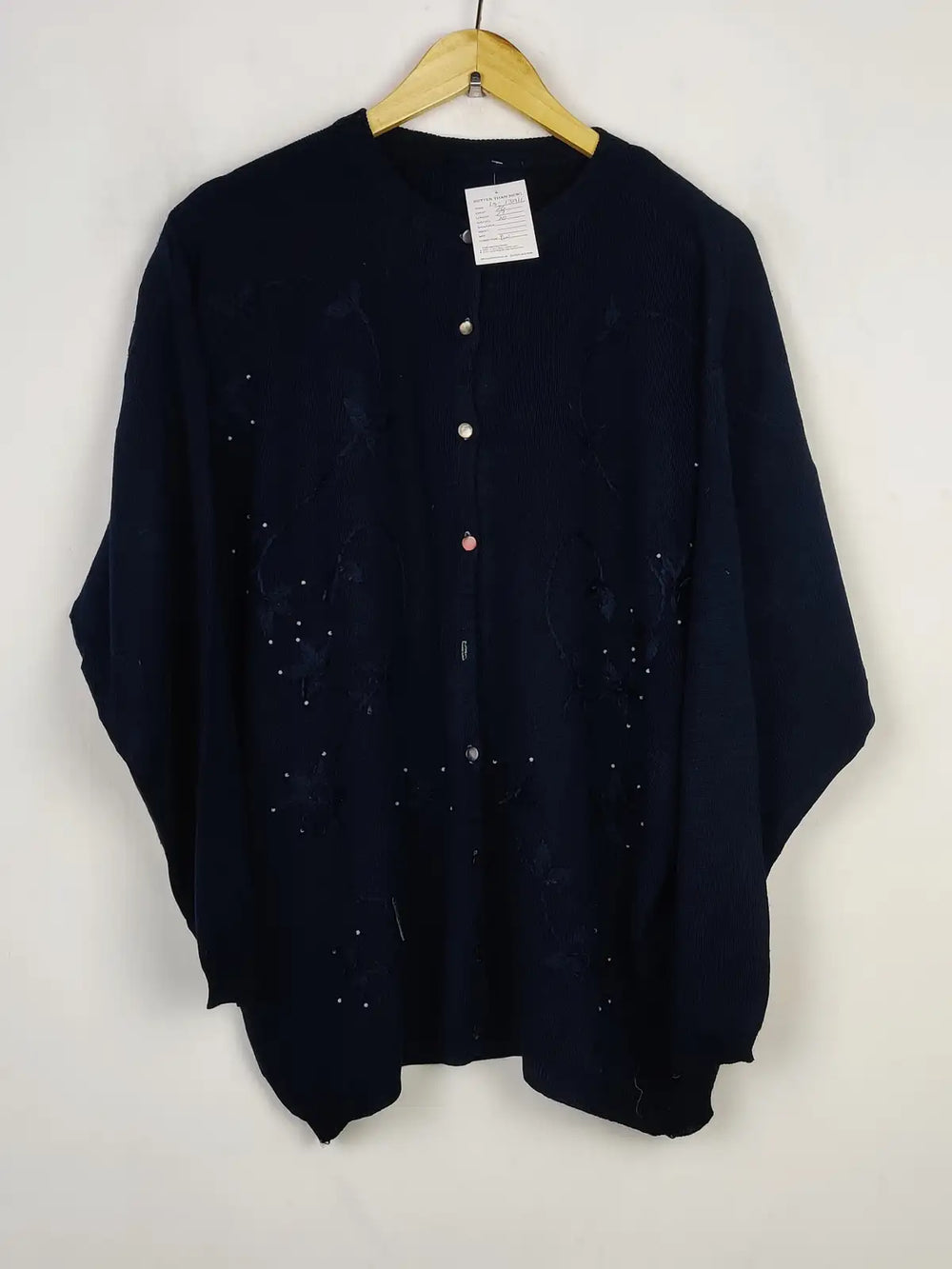 Buy online pre-used pre-loved 100% authentic & Original branded Unknown Brand (LS-13916) available in Pakistan. Top international brands avilable.