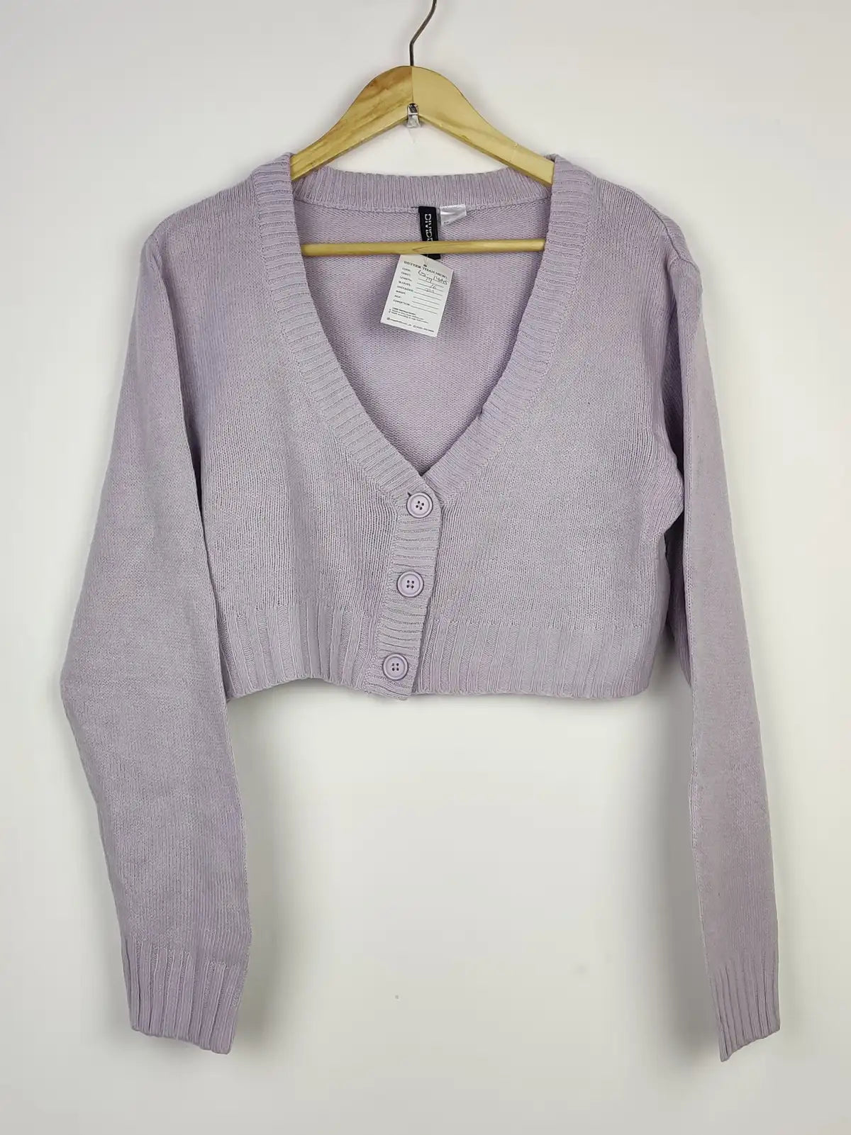 Buy online pre-used pre-loved 100% authentic & Original branded H&M (LS-14045) available in Pakistan. Top international brands avilable.