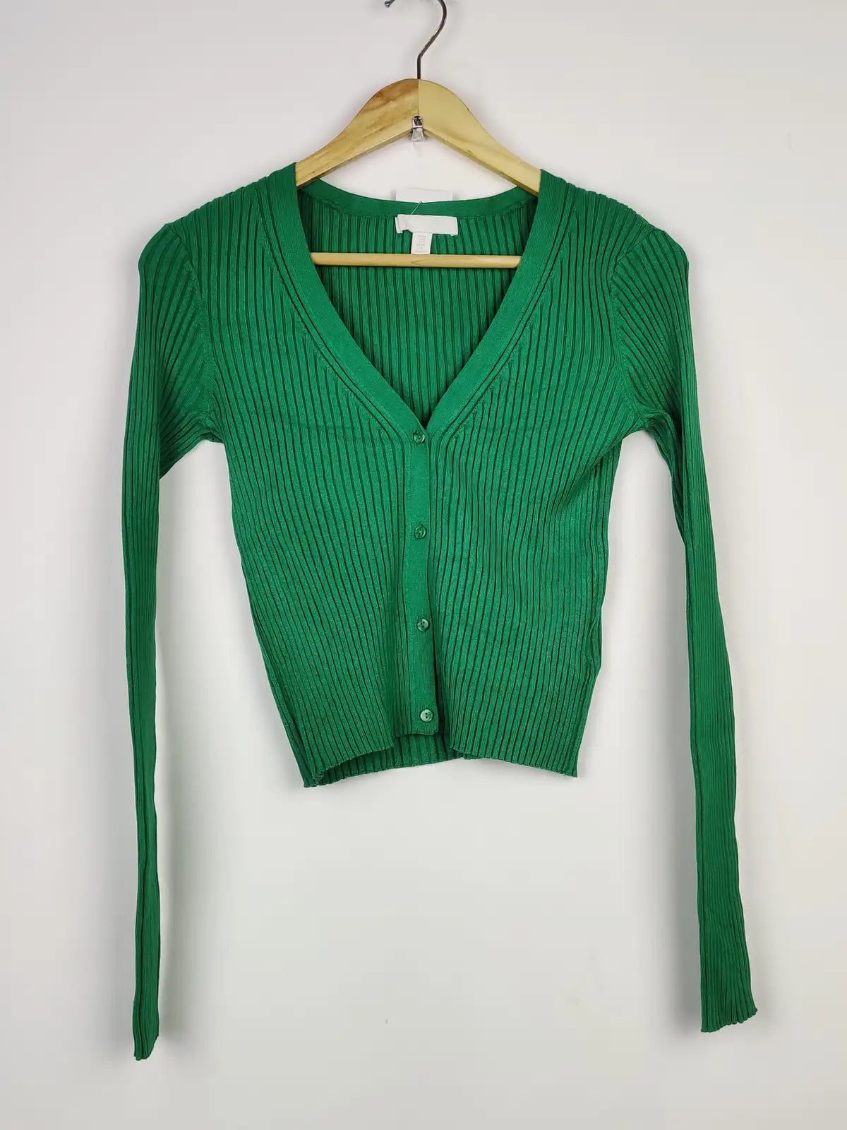 Buy online pre-used pre-loved 100% authentic & Original branded H&M (LS-14074) available in Pakistan. Top international brands avilable.