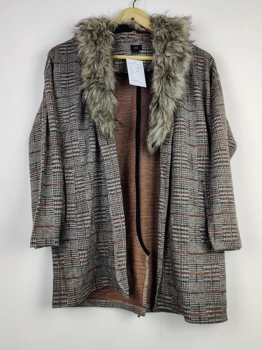 Buy online pre-used pre-loved 100% authentic & Original branded River Island (LS-14288) available in Pakistan. Top international brands avilable.