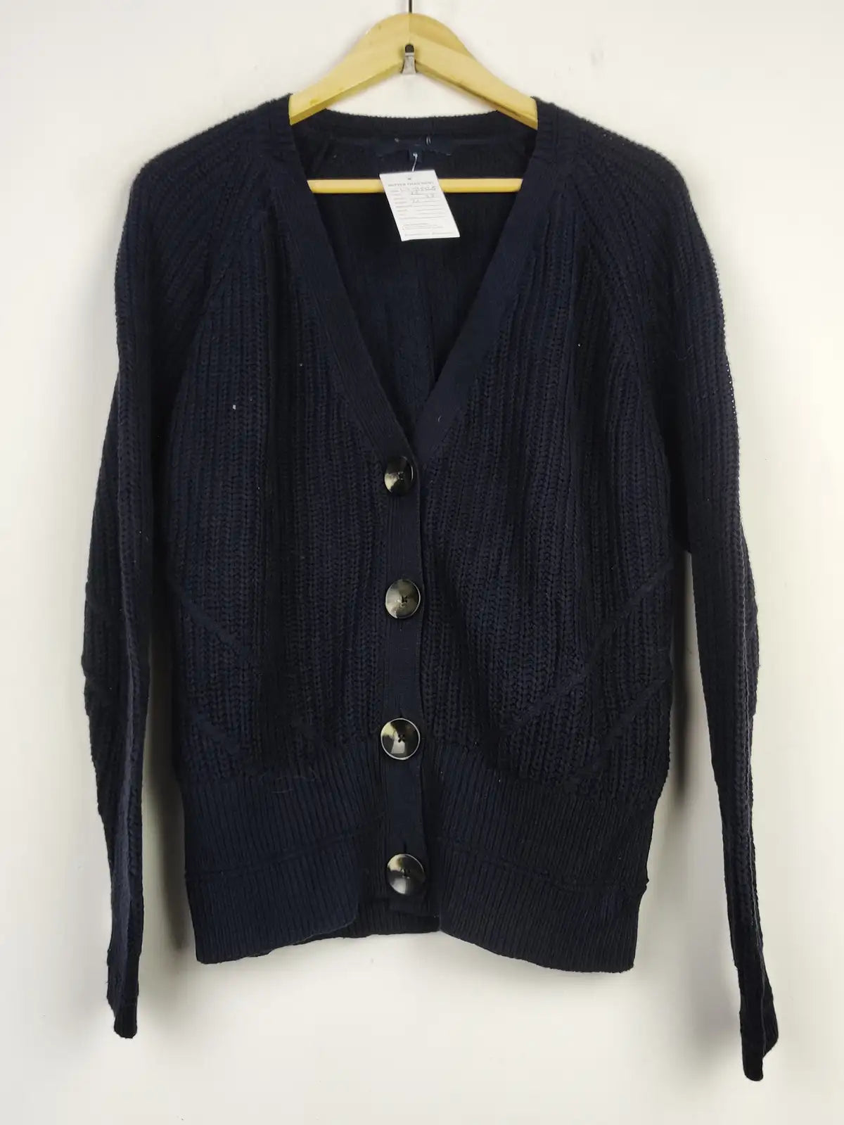 Buy online pre-used pre-loved 100% authentic & Original branded Unknown Brand (LS-14425) available in Pakistan. Top international brands avilable.