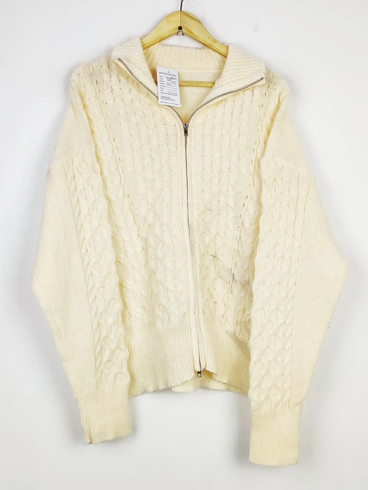 Buy online pre-used pre-loved 100% authentic & Original branded Unknown Brand (LS-14864) available in Pakistan. Top international brands avilable.