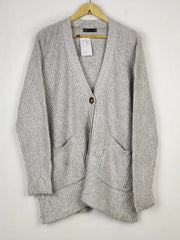 Buy online pre-used pre-loved 100% authentic & Original branded Marks & Spencer (LS-15881) available in Pakistan. Top international brands avilable.