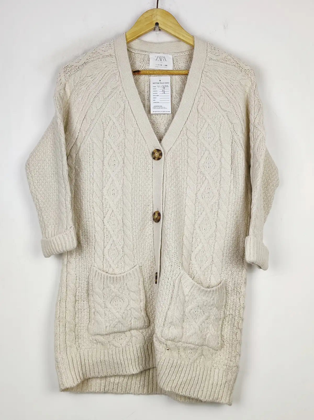 Buy online pre-used pre-loved 100% authentic & Original branded Zara (LS-15942) available in Pakistan. Top international brands avilable.