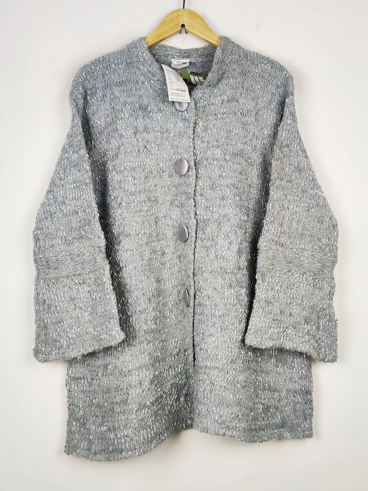 Buy online pre-used pre-loved 100% authentic & Original branded Wardrobe (LS-16087) available in Pakistan. Top international brands avilable.