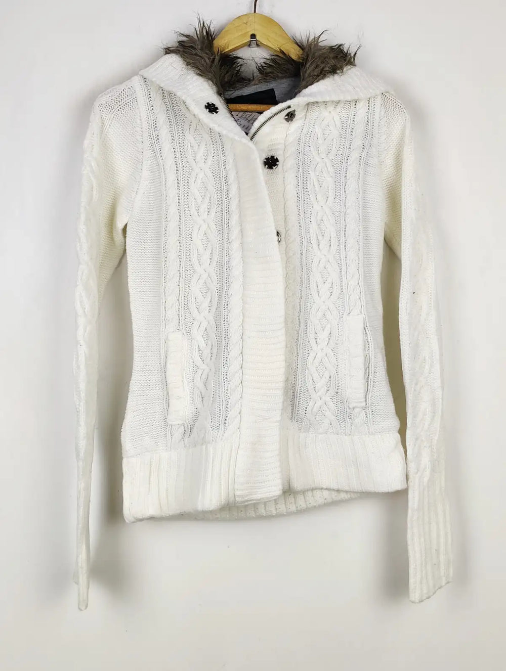 Buy online pre-used pre-loved 100% authentic & Original branded Chicoree (LS-16153) available in Pakistan. Top international brands avilable.