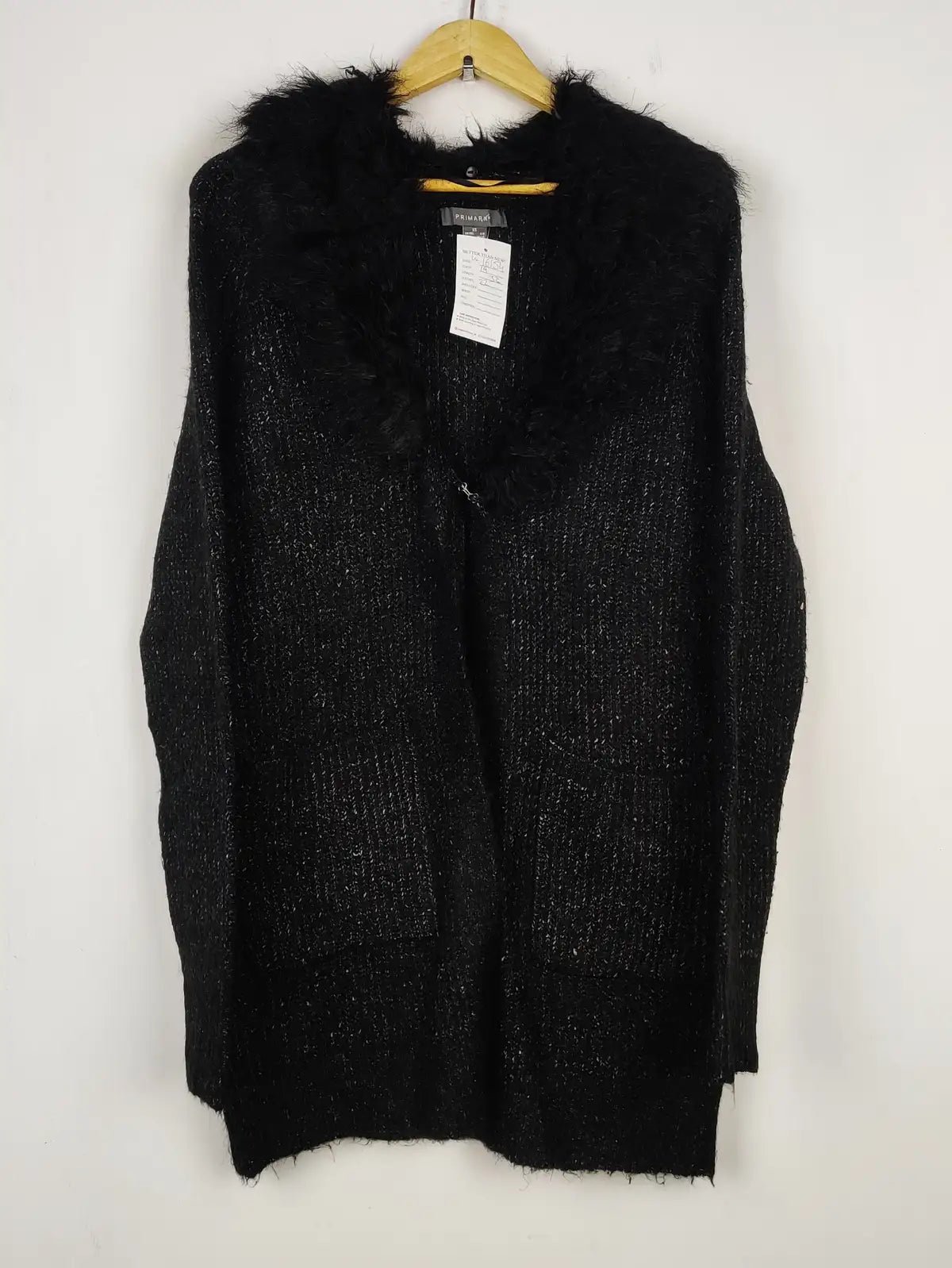 Buy online pre-used pre-loved 100% authentic & Original branded Primark (LS-16154) available in Pakistan. Top international brands avilable.