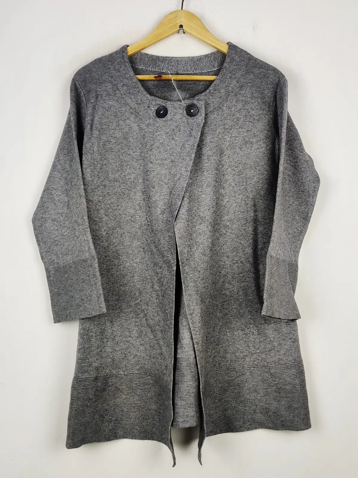 Buy online pre-used pre-loved 100% authentic & Original branded Unknown Brand (LS-16167) available in Pakistan. Top international brands avilable.