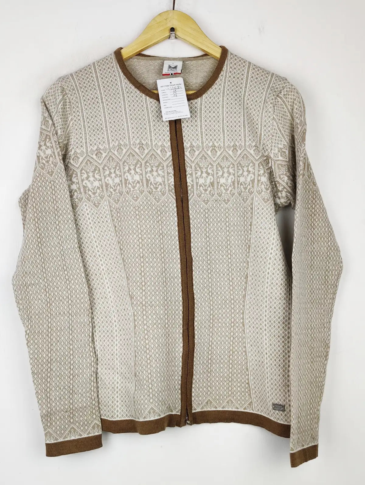 Buy online pre-used pre-loved 100% authentic & Original branded Unknown Brand (LS-16284) available in Pakistan. Top international brands avilable.