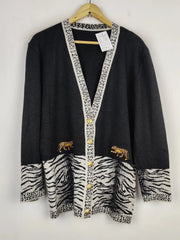 Buy online pre-used pre-loved 100% authentic & Original branded Unknown Brand (LS-16474) available in Pakistan. Top international brands avilable.