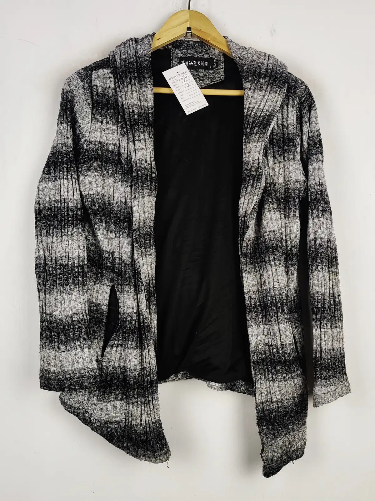 Buy online pre-used pre-loved 100% authentic & Original branded Unknown Brand (LS-16512) available in Pakistan. Top international brands avilable.