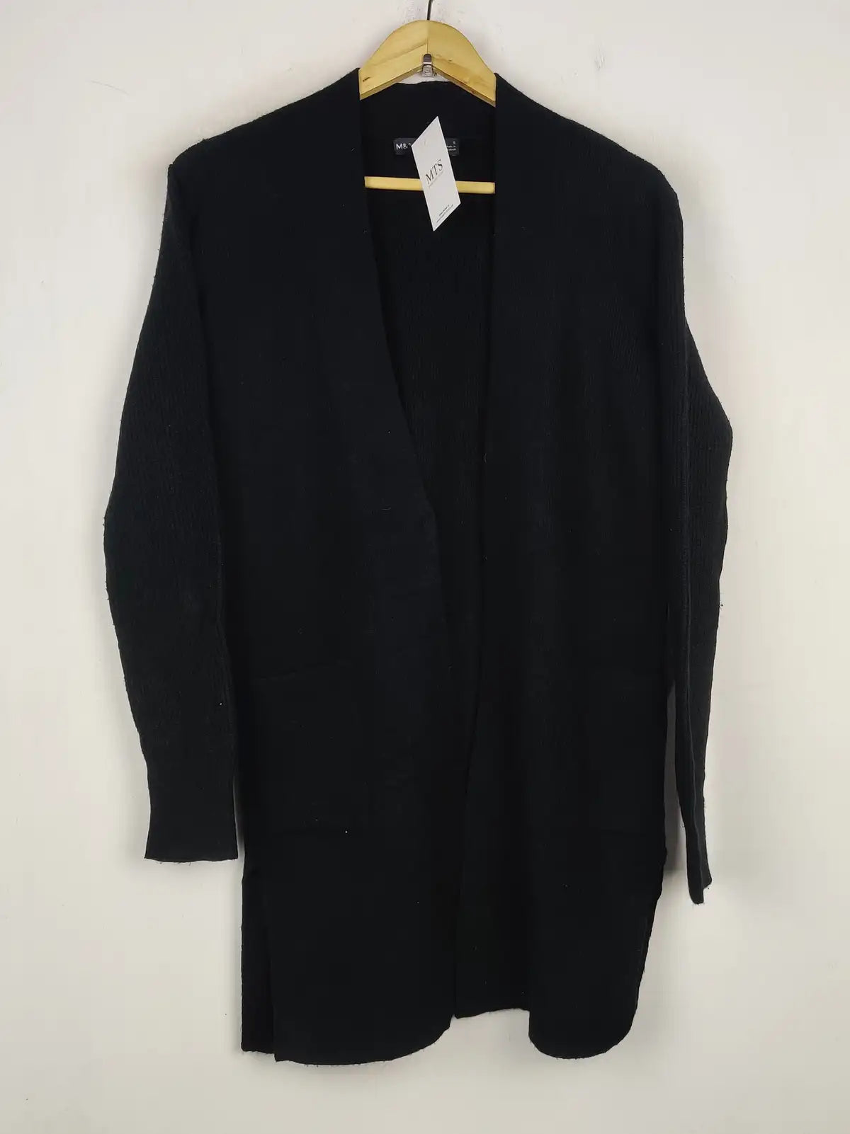Buy online pre-used pre-loved 100% authentic & Original branded Mark & Spencer (LS-16608) available in Pakistan. Top international brands avilable.