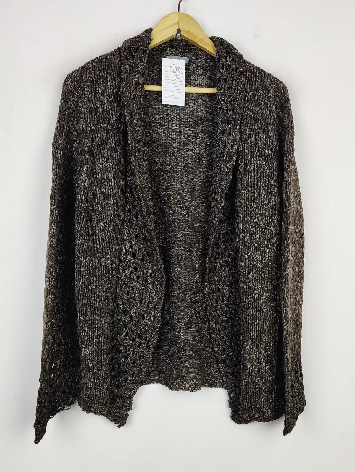 Buy online pre-used pre-loved 100% authentic & Original branded Peruna (LS-16636) available in Pakistan. Top international brands avilable.