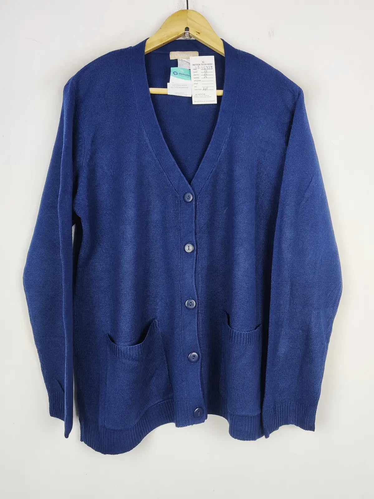 Buy online pre-used pre-loved 100% authentic & Original branded Daxon (LS-16728) available in Pakistan. Top international brands avilable.