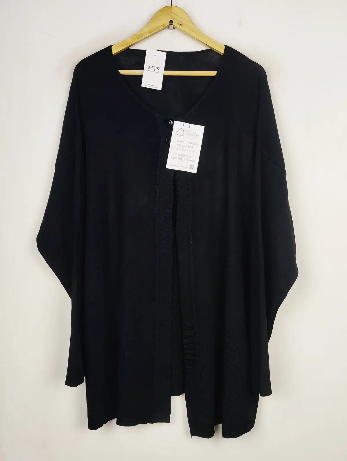 Buy online pre-used pre-loved 100% authentic & Original branded Unknown Brand (LS-16736) available in Pakistan. Top international brands avilable.
