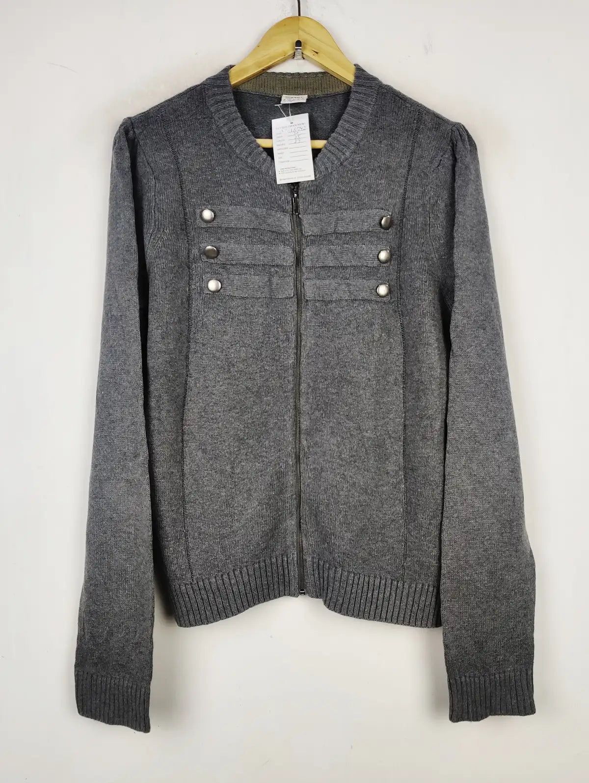 Buy online pre-used pre-loved 100% authentic & Original branded Esprit (LS-16742) available in Pakistan. Top international brands avilable.
