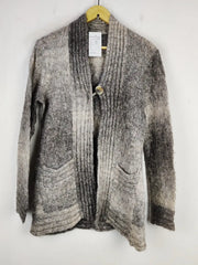 Buy online pre-used pre-loved 100% authentic & Original branded Unknown Brand (LS-16856) available in Pakistan. Top international brands avilable.