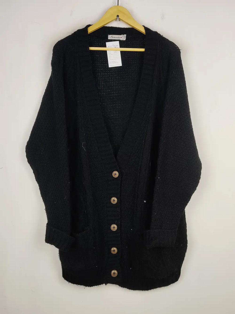 Buy online pre-used pre-loved 100% authentic & Original branded Senorita (LS-16885) available in Pakistan. Top international brands avilable.