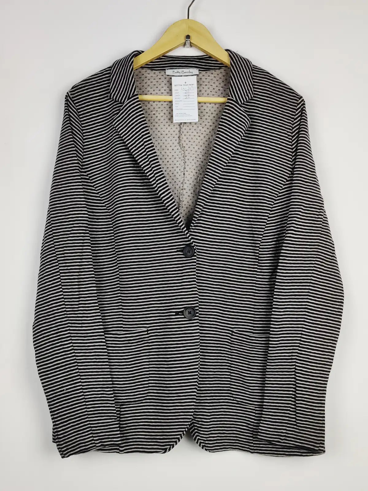 Buy online pre-used pre-loved 100% authentic & Original branded Betty Barclay (LS-16911) available in Pakistan. Top international brands avilable.